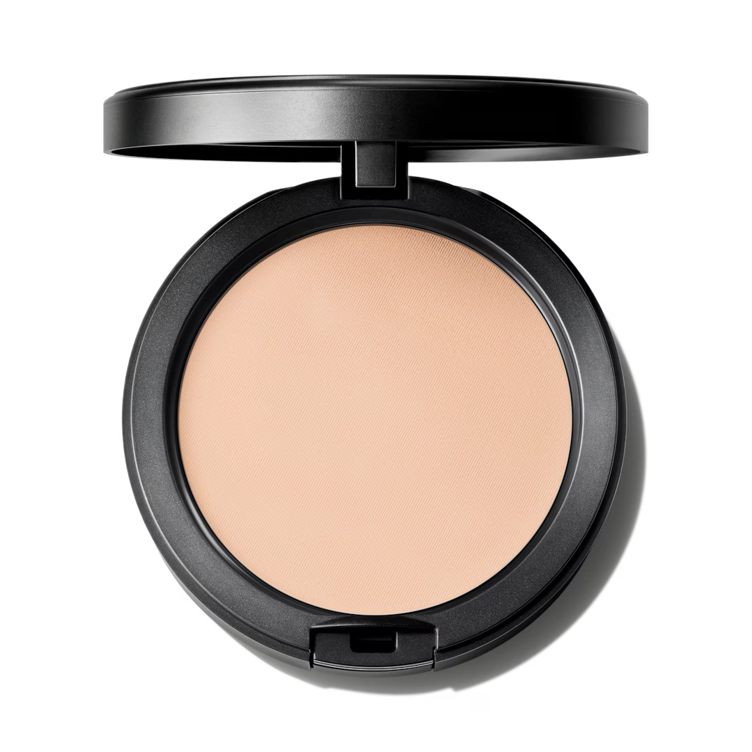 STUDIO FIX PLUS POWDER FOUNDATION